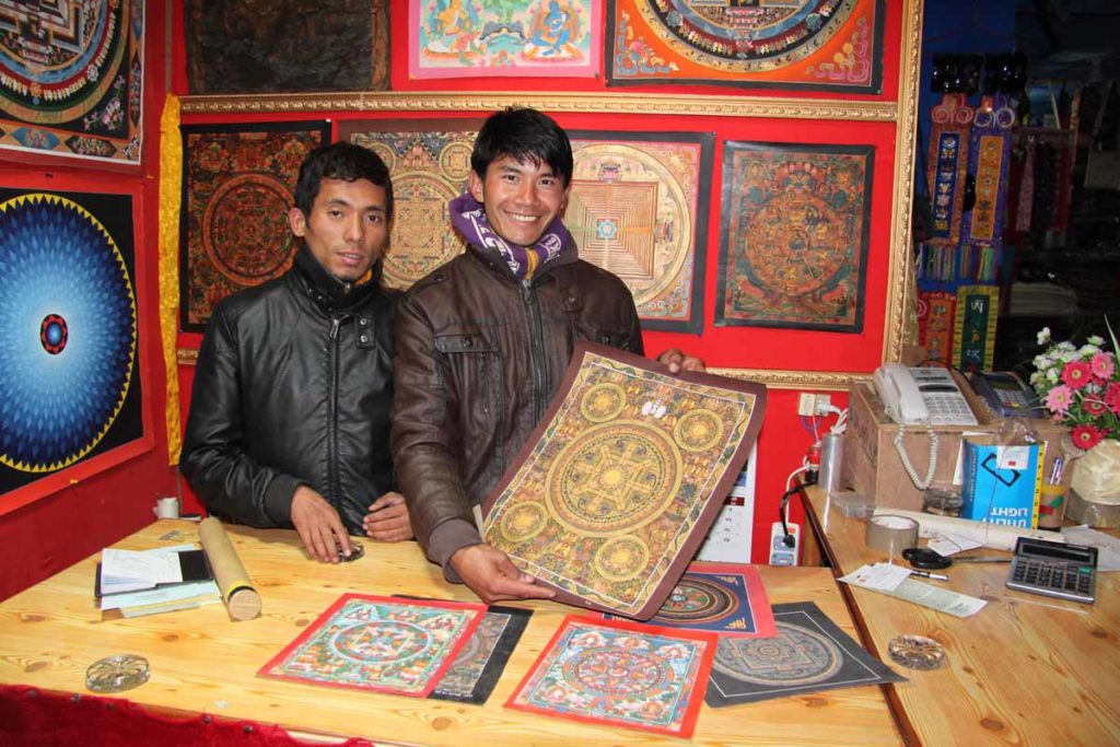 Nepal-trek-Namche-Bazaar-thangka-shop
