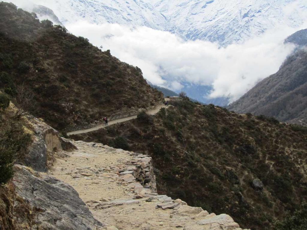 Nepal-trek-trail-to Namche