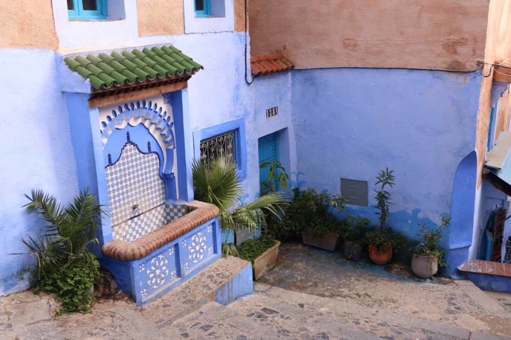 Morocco-Chefchaouen-fountain