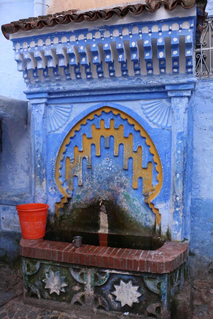 Morocco-Chefchaouen-old-fountain