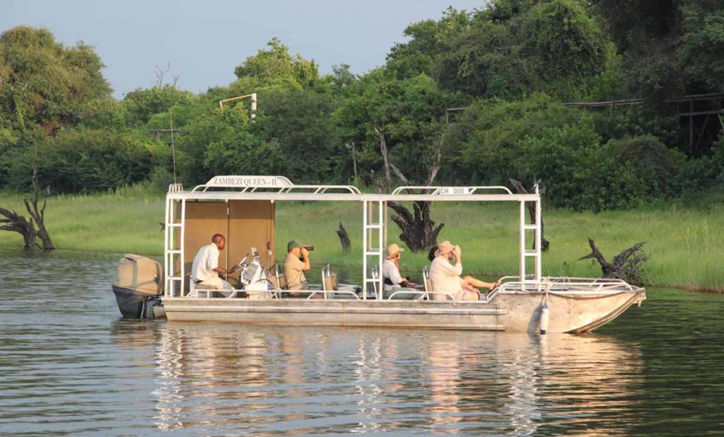 Zambezi-Queen-tender-boat-excursion