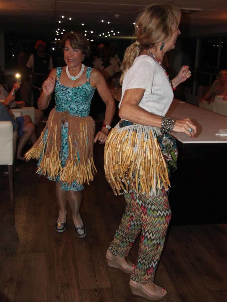 Zambezi-queen-birthday-party-dancing