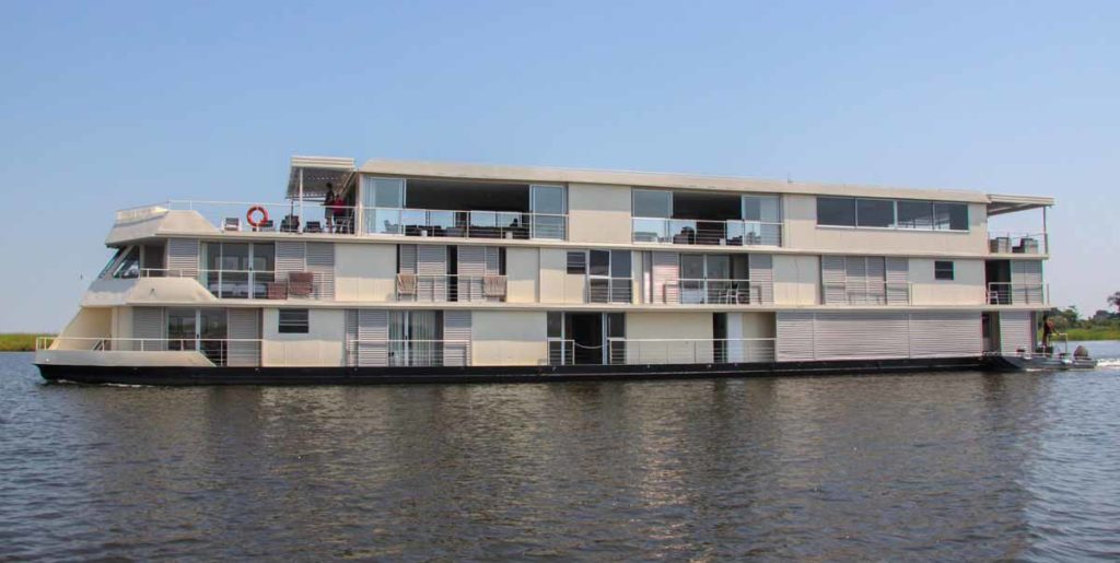 Zambezi-Queen-exterior-houseboat