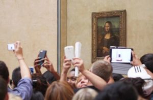 Paris-Mona-Lisa-camera-phones