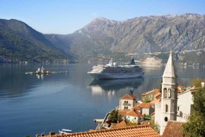 cruise-ship-montenegro-bay-of-kotor