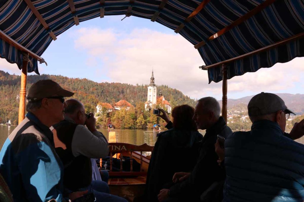 slovenia-lake-bled-view-island-from-pletna