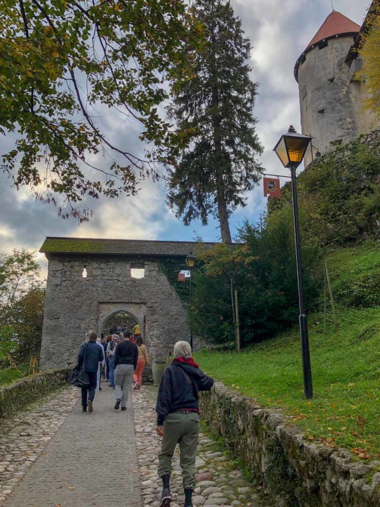 slovenia-lake-bled-entrance-castle