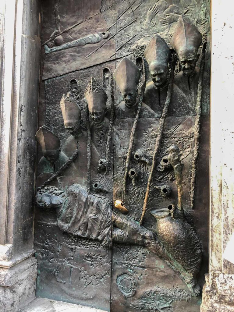 slovenia-ljubljana-cathedral-bronze-door