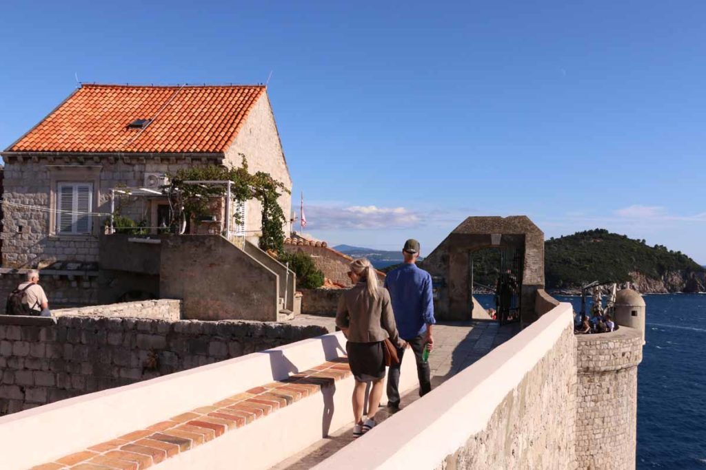 croatia-dubrovnik-city-walls-walk