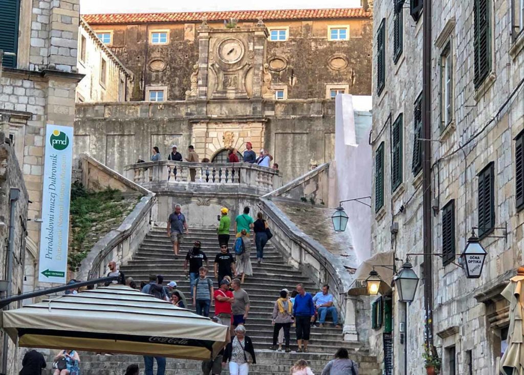 croatia-dubrovnik-jesuit-staircase