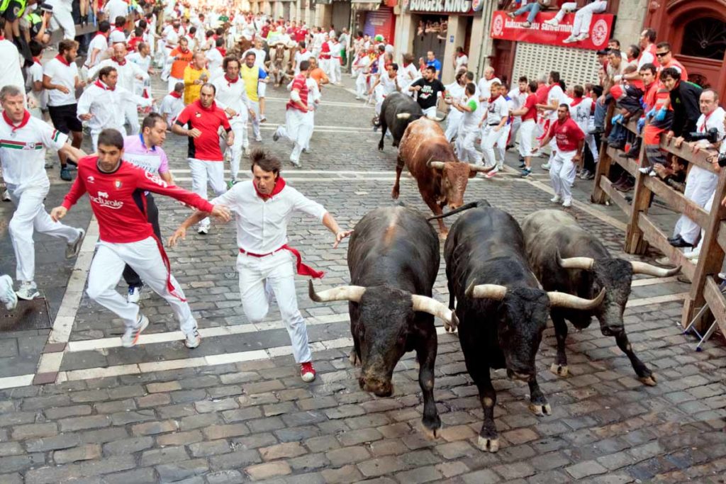 Spain-Pamplona-running-of-bulls