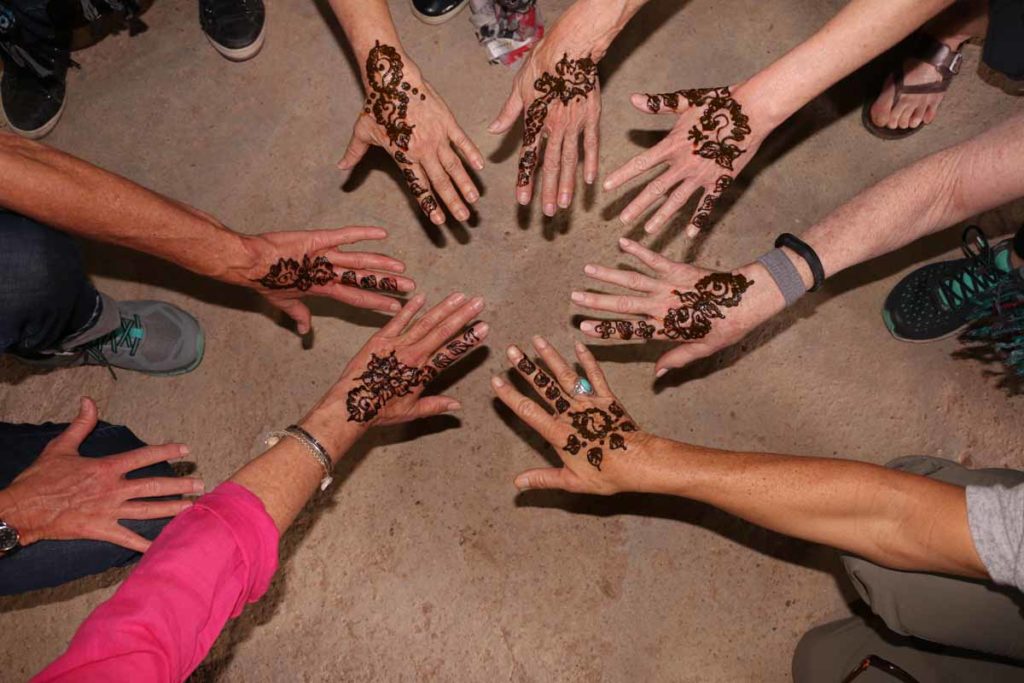 morocco-sahara-henna-hands