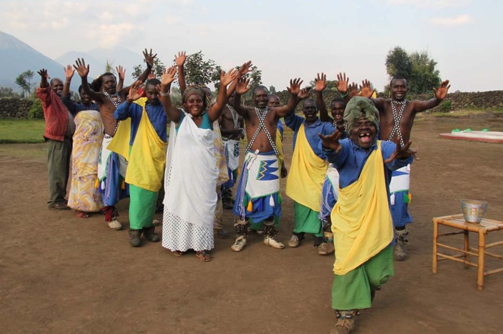 Rwanda-cultural-center-performers