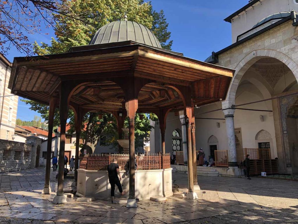 Bosnia-Sarajevo-gazi-husrey-bey-mosque