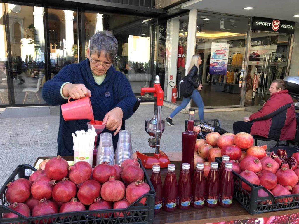 Bosnia-Sarajevo-pomegranate-seller