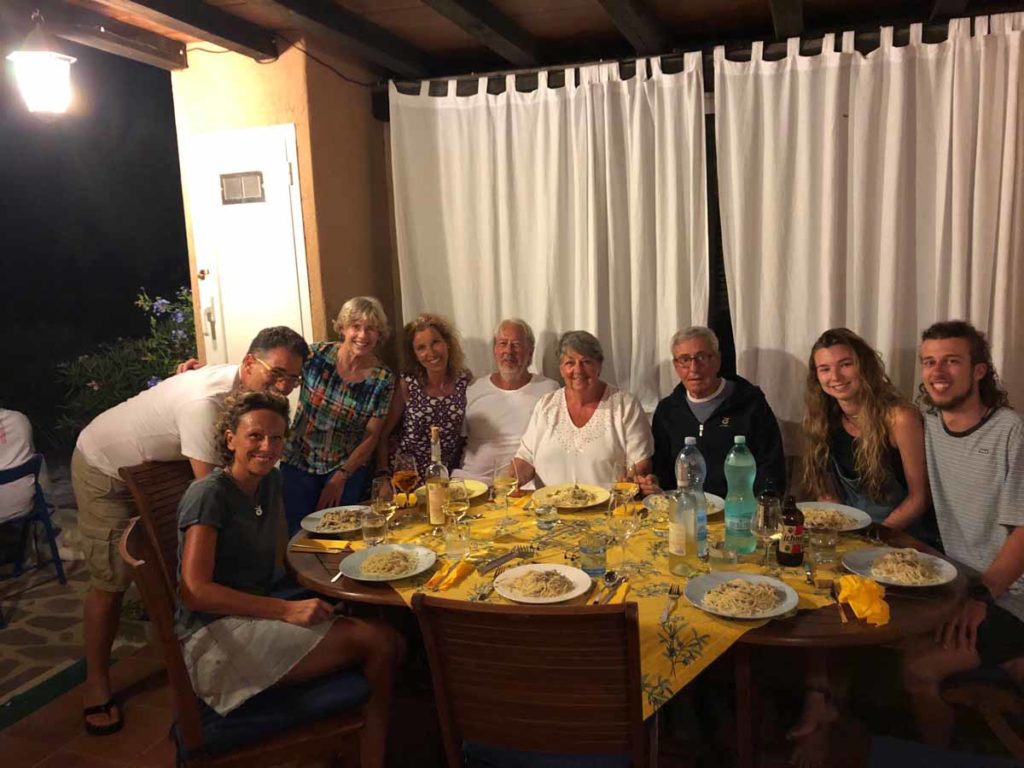 italy-sardinia-family-dinner