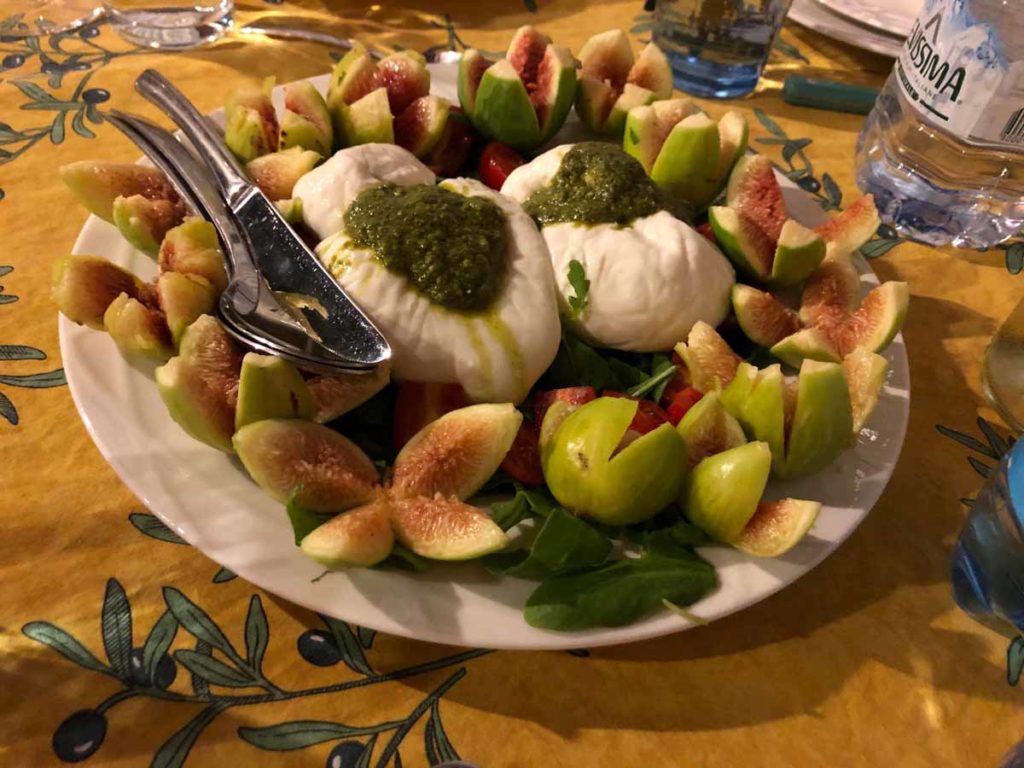 italy-sardinia-figs-cheese