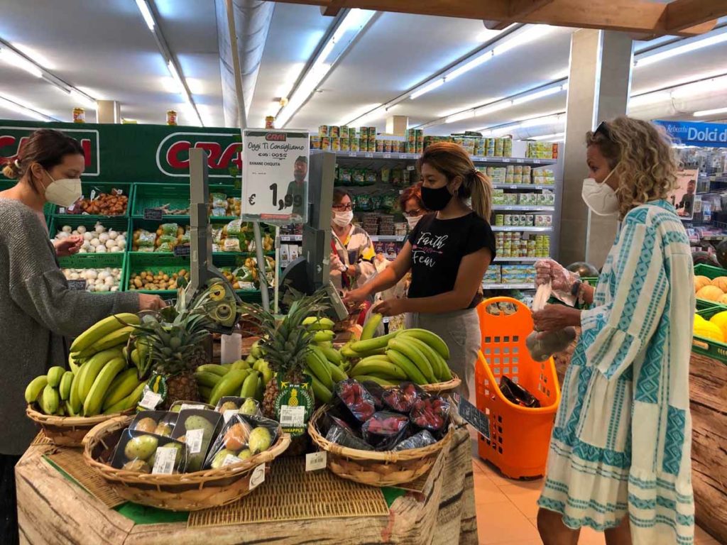 italy-sardinia-market