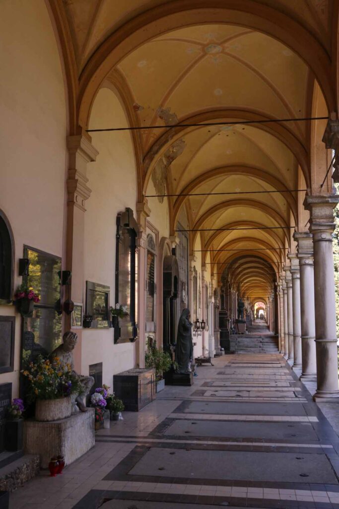 Croatia-Zagreb-Mirogoj-cemetery