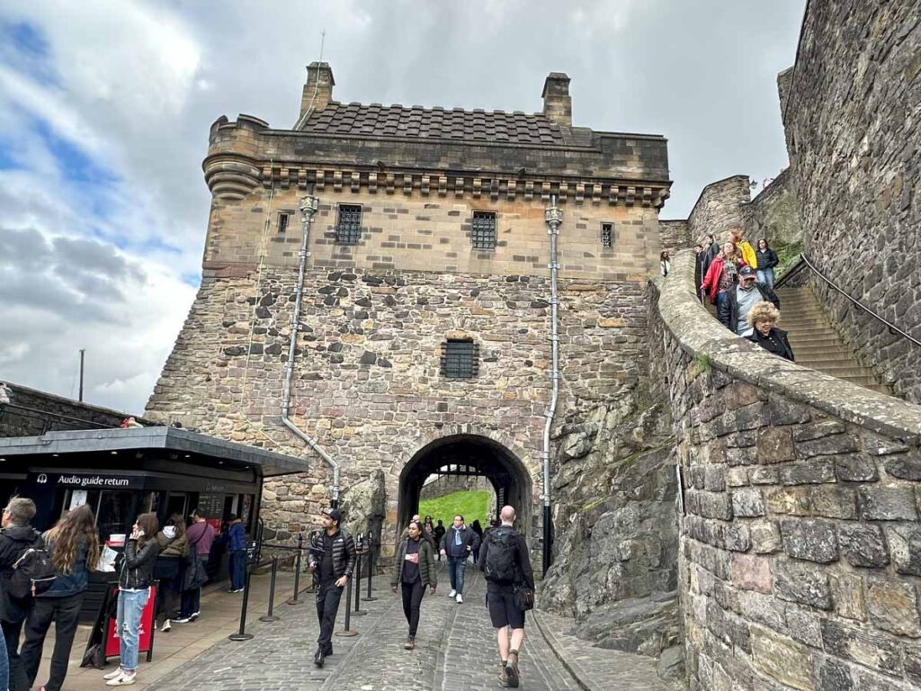 Scotland-Edinburgh-castle