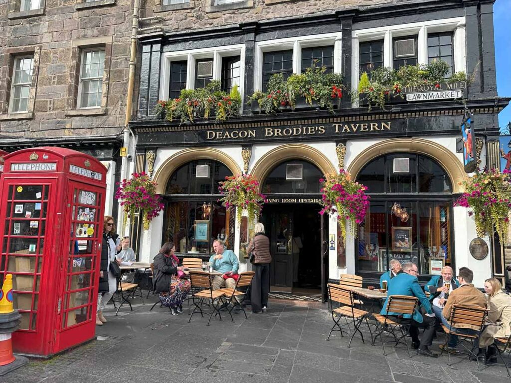 Scotland-Edinburgh-royal-mile