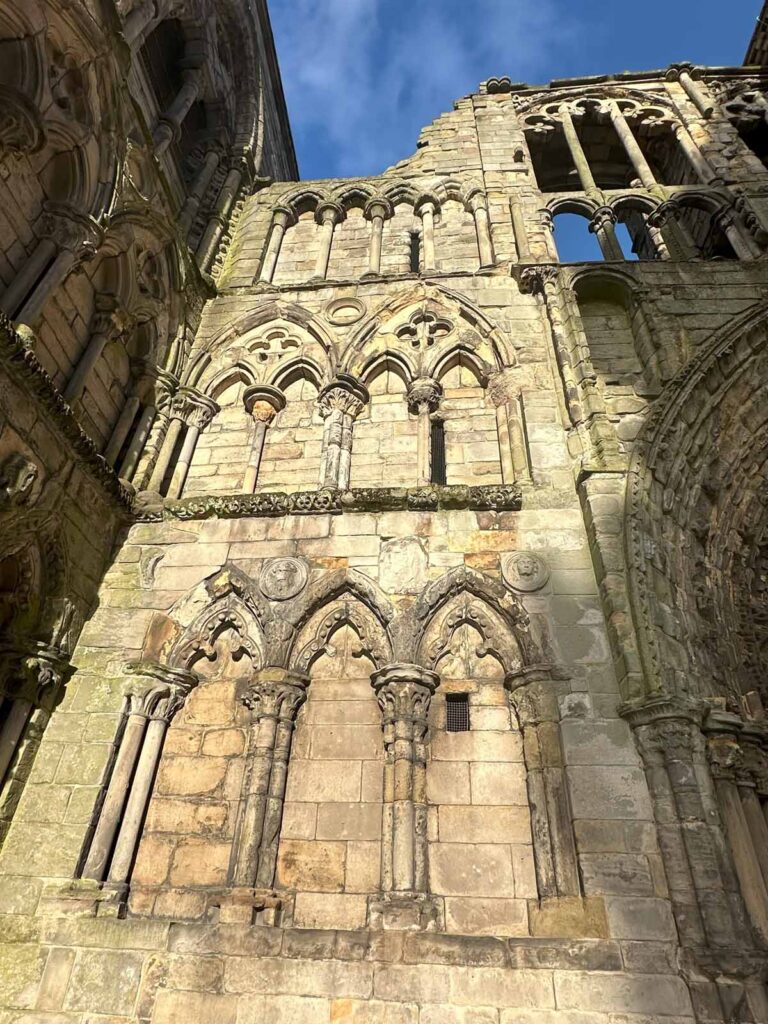 Scotland-Edinburgh-holyrood-palace