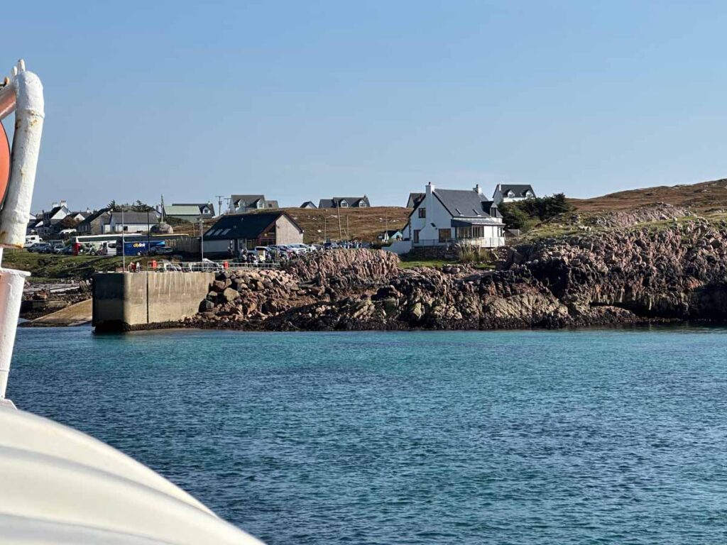Scotland-iona-ferry-fionnphort